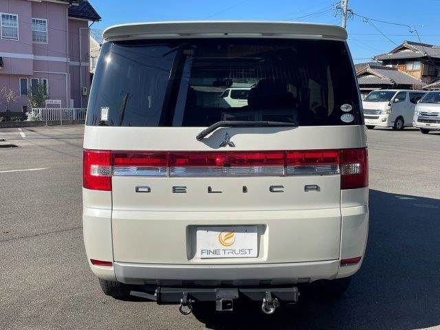 MITSUBISHI DELICA D:5 4WD 2011