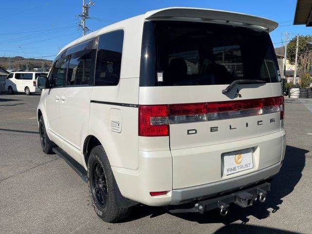 MITSUBISHI DELICA D:5 4WD 2011