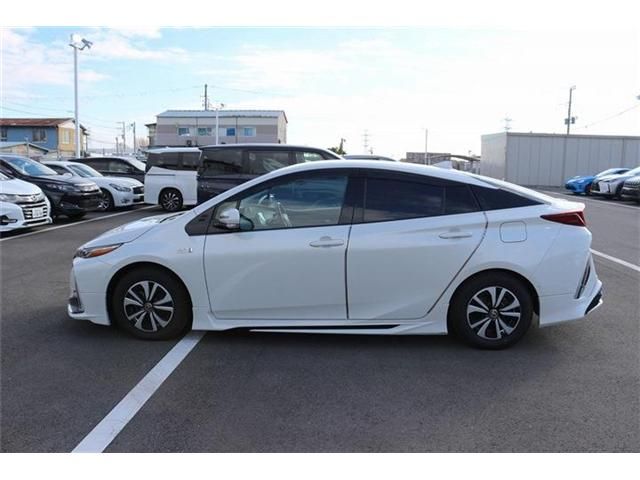 TOYOTA PRIUS PHV 2019