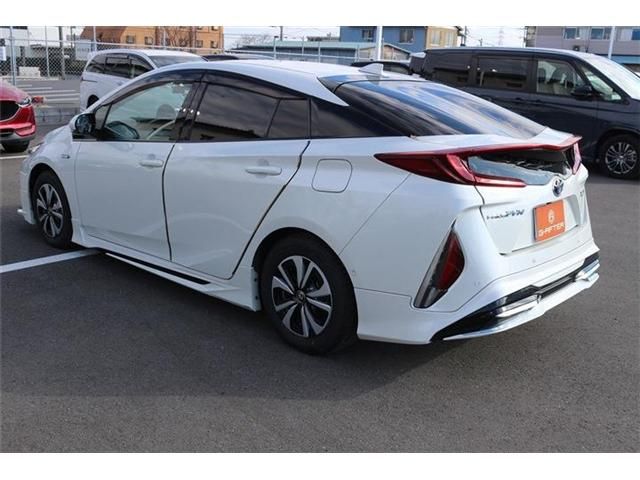 TOYOTA PRIUS PHV 2019