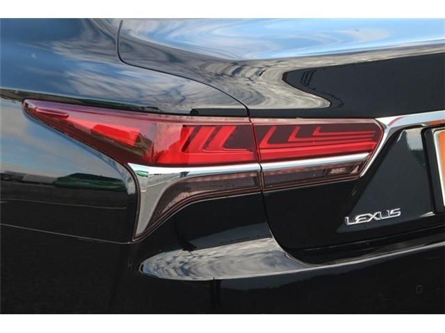 TOYOTA LEXUS LS500h 4WD 2018