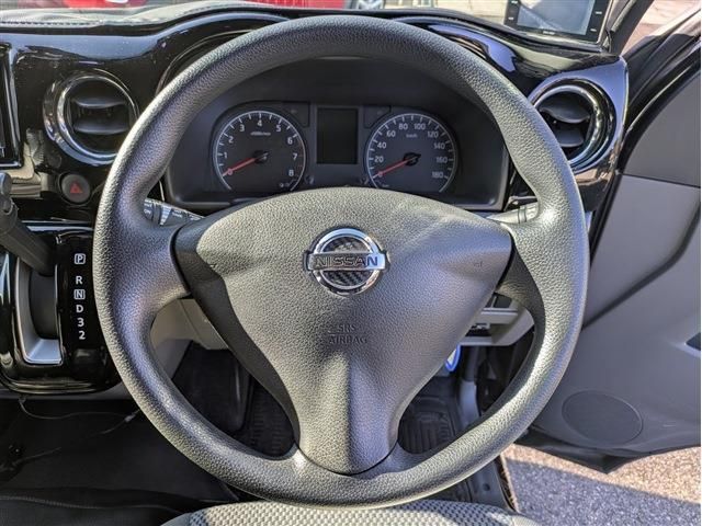 NISSAN NV350 CARAVAN 1.2t 2014