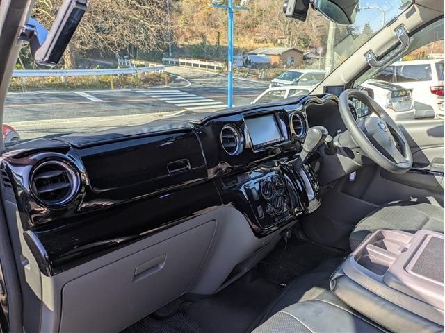 NISSAN NV350 CARAVAN 1.2t 2014