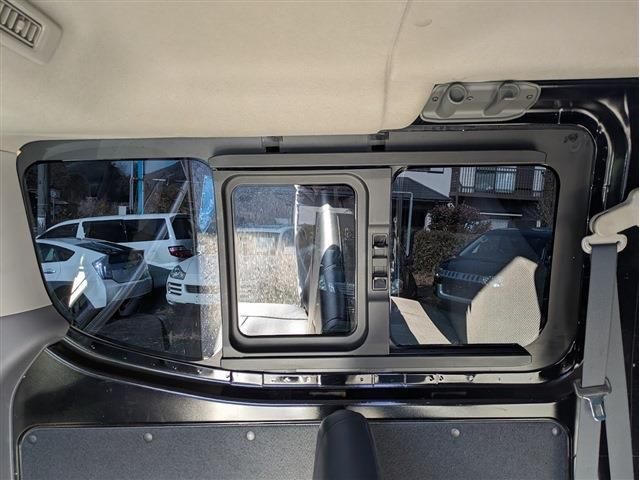 NISSAN NV350 CARAVAN 1.2t 2014