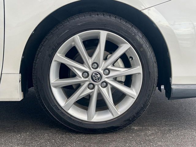 TOYOTA PRIUS Alpha 2016