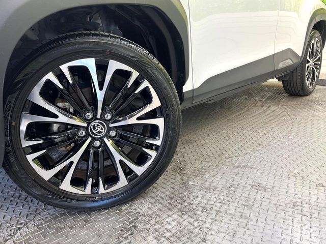 TOYOTA YARIS CROSS HYBRID 2025