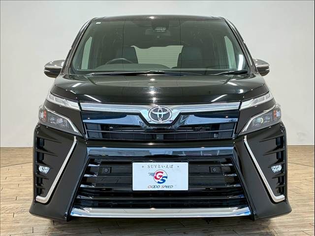 TOYOTA VOXY 2020