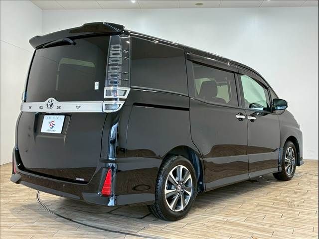 TOYOTA VOXY 2020