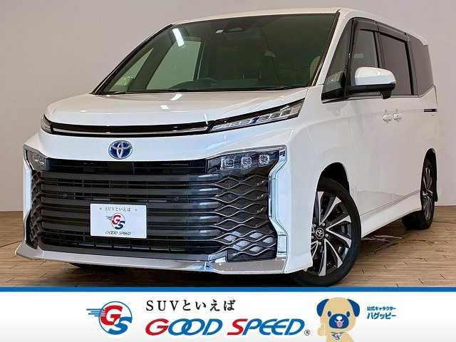 TOYOTA VOXY HYBRID 2022