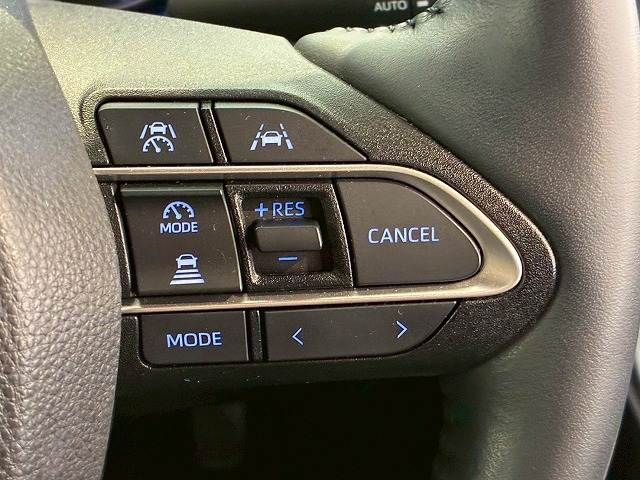 TOYOTA VOXY HYBRID 2022