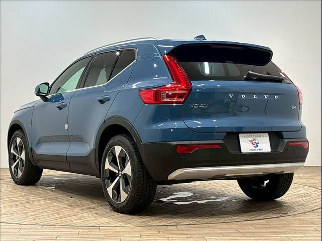VOLVO VOLVO XC40 2023