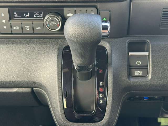 HONDA N BOX CUSTOM 2024