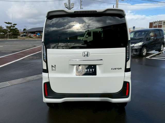 HONDA N BOX CUSTOM 2024