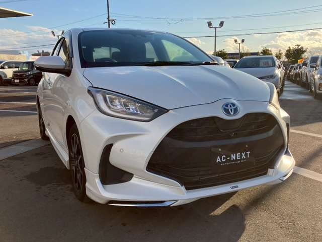 TOYOTA YARIS HYBRID 2021