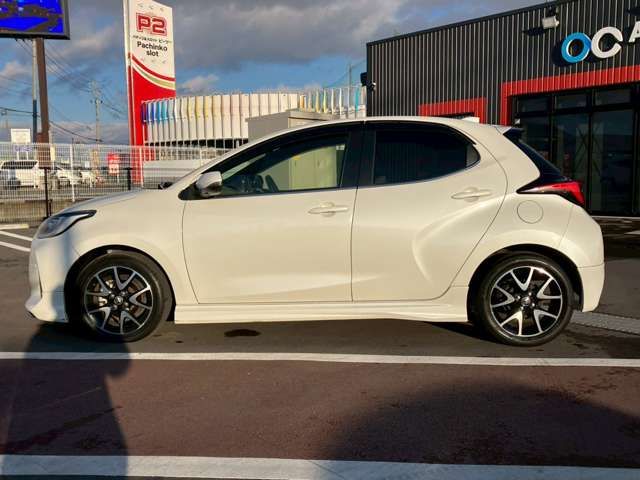 TOYOTA YARIS HYBRID 2021