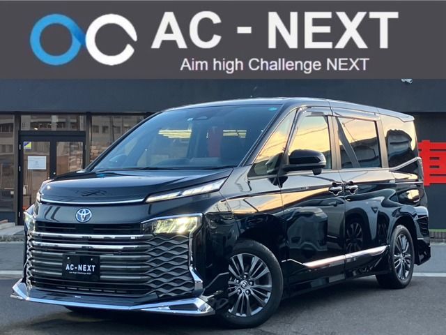 TOYOTA VOXY HYBRID 2022