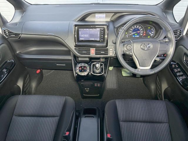 TOYOTA NOAH HYBRID 2020