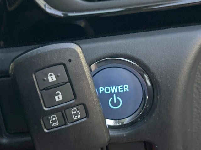 TOYOTA NOAH HYBRID 2020