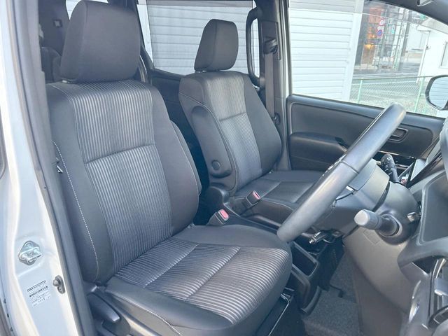 TOYOTA NOAH HYBRID 2020