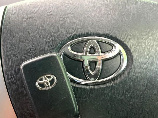 TOYOTA PRIUS 2013