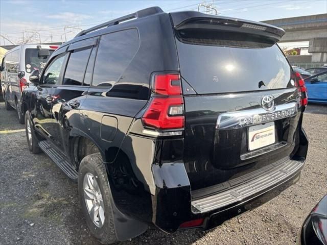 TOYOTA LANDCRUISER PRADO 2019