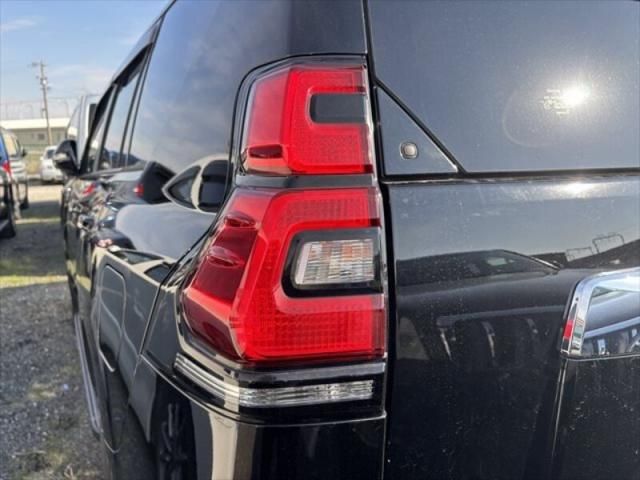 TOYOTA LANDCRUISER PRADO 2019