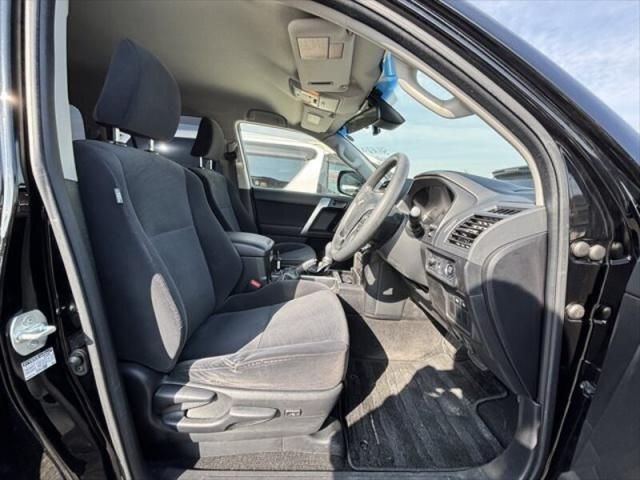 TOYOTA LANDCRUISER PRADO 2019