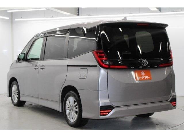 TOYOTA NOAH 2022