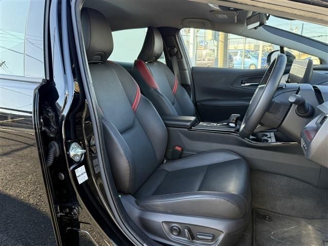 TOYOTA PRIUS PHV 2023