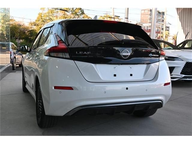NISSAN LEAF 2023