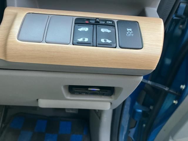 HONDA STEPWAGON 2012