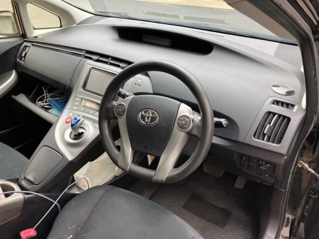 TOYOTA PRIUS 2012