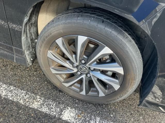 TOYOTA VOXY HYBRID 2022