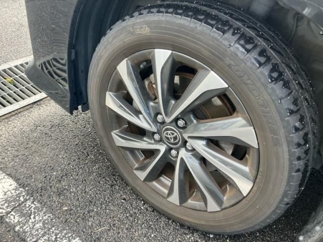 TOYOTA VOXY HYBRID 2022