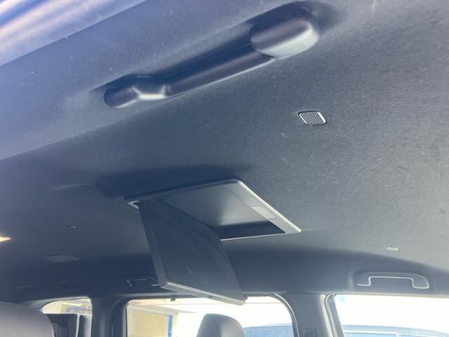 TOYOTA VOXY HYBRID 2022