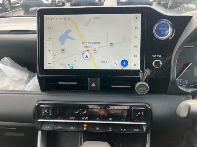 TOYOTA VOXY HYBRID 2022