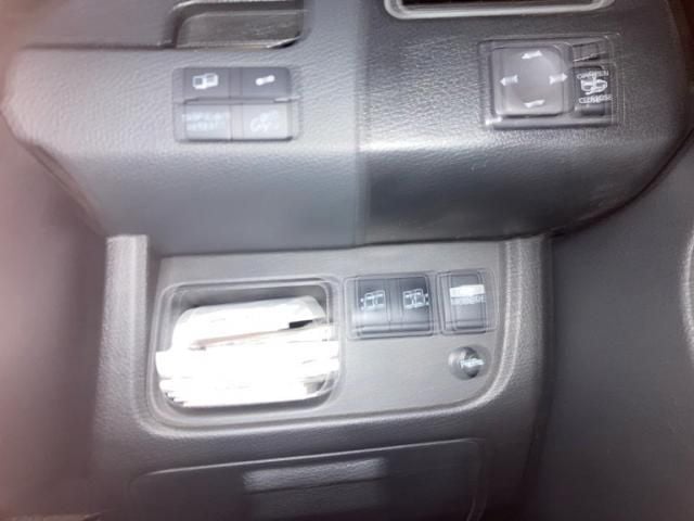 NISSAN SERENA  S-HYBRID 2013