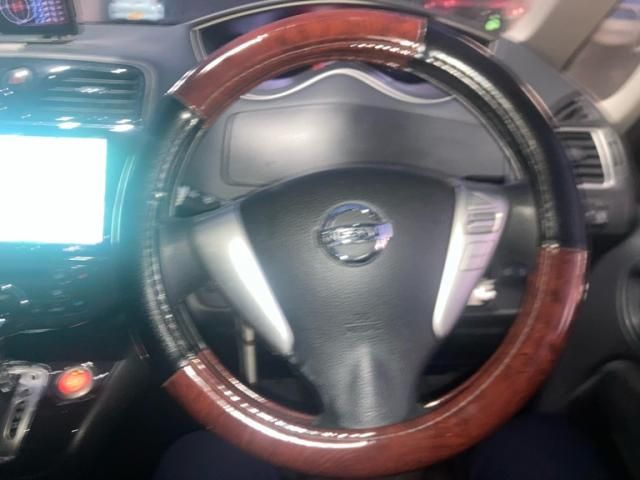 NISSAN SERENA  S-HYBRID 2013