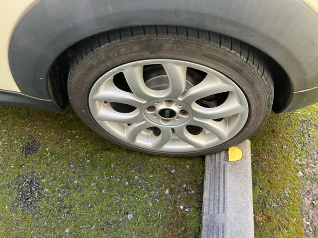 BMW BMW MINI COOPER CLUBMAN 2010