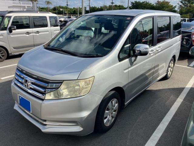 HONDA STEPWAGON 2013