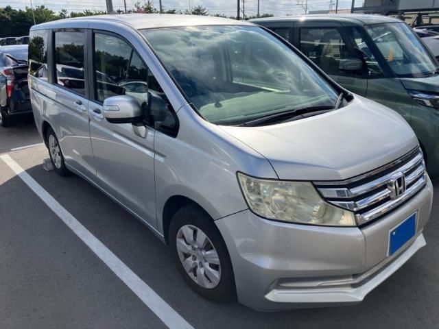 HONDA STEPWAGON 2013