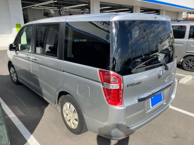 HONDA STEPWAGON 2013