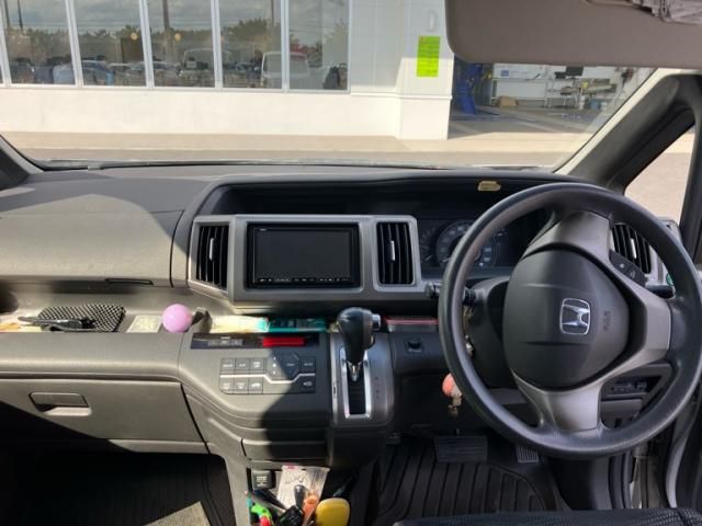 HONDA STEPWAGON 2013