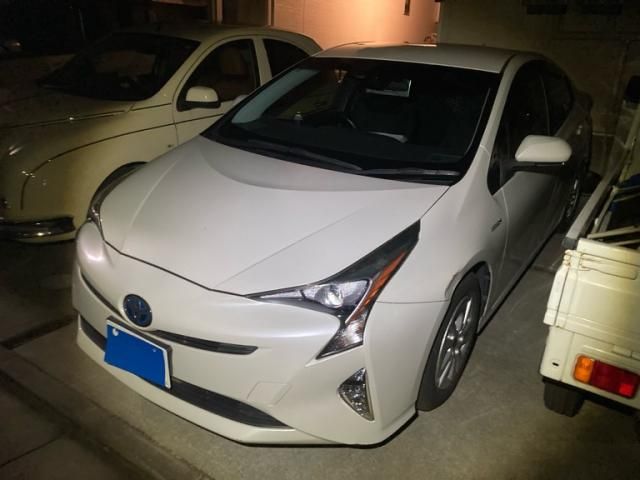 TOYOTA PRIUS 2016