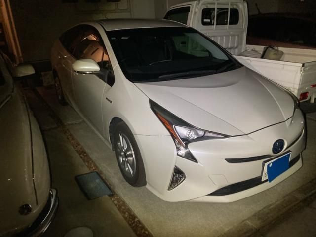 TOYOTA PRIUS 2016