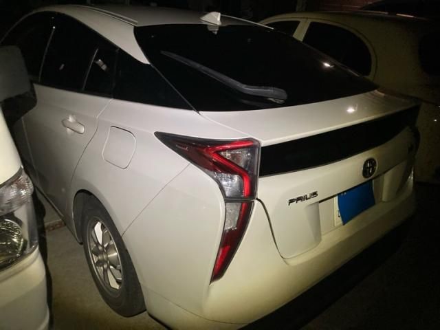 TOYOTA PRIUS 2016