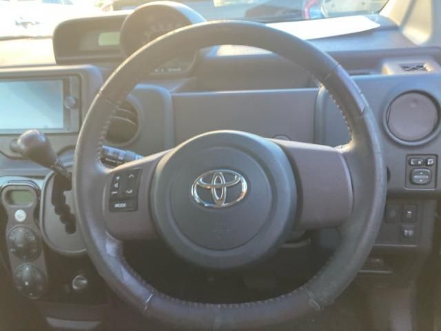 TOYOTA PORTE 2013
