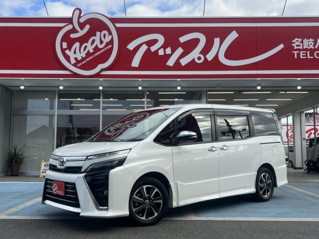 TOYOTA VOXY 2021