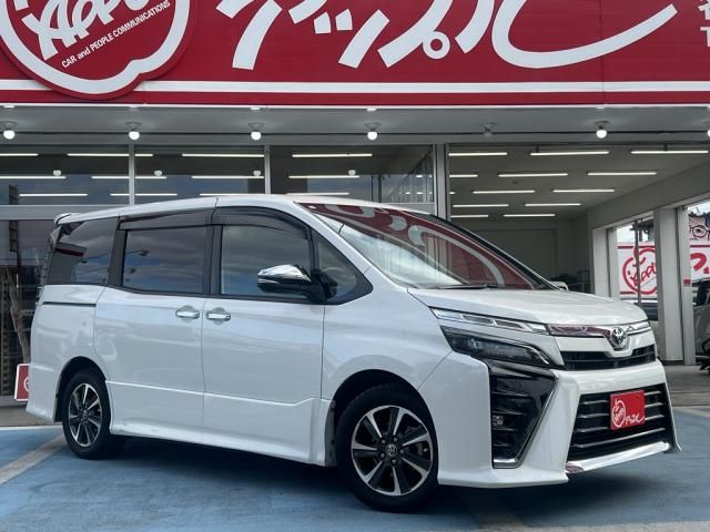 TOYOTA VOXY 2021
