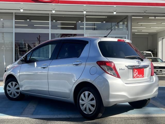 TOYOTA VITZ 2011